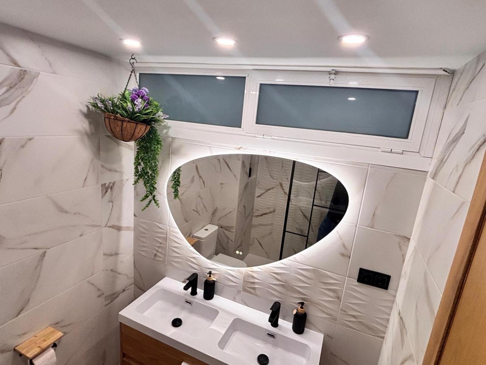 פואנגירולה Apartamento Primera Linea De Playa Paseo Maritimo Perla 5 מראה חיצוני תמונה