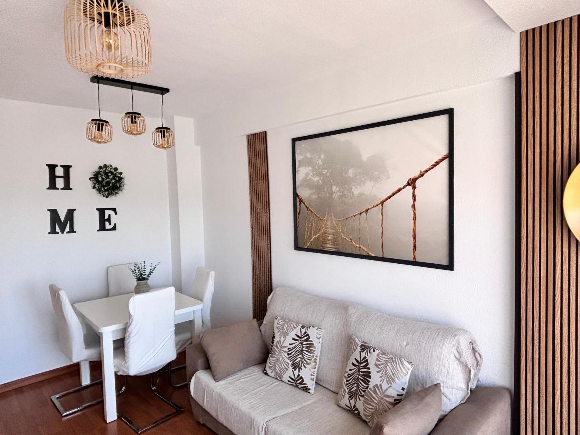 פואנגירולה Apartamento Primera Linea De Playa Paseo Maritimo Perla 5 מראה חיצוני תמונה